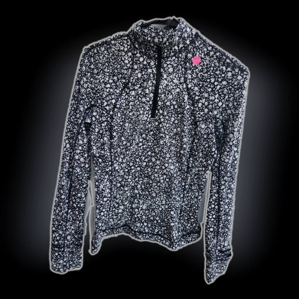 LULULEMON IT'S RULU RUN 1/2 ZIPPER LONG SLEEVE BLK/WHT S/M